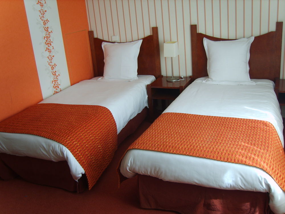 Logis Hotel L'Escargotiere Dijon Sud - Chenôve Екстериор снимка